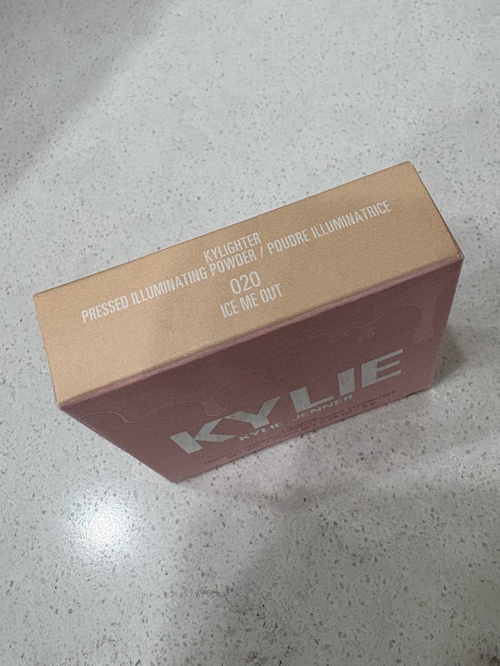 KYLIE COSMETICS kylighter illuminating powder - Picture 9 of 10